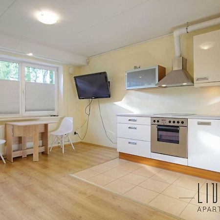 Sunny Studio With Parking, Self-Check-In & Wi-Fi Tallinn Exterior foto
