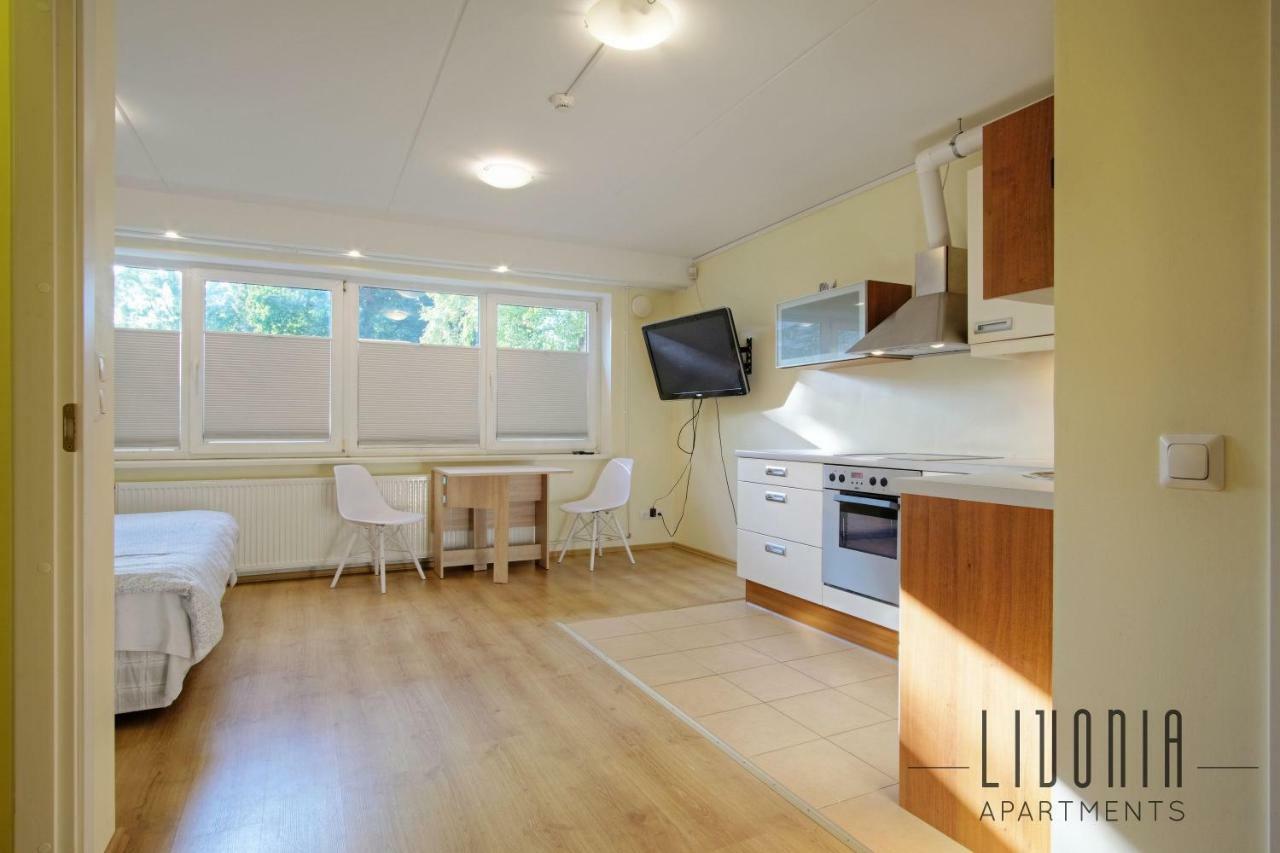 Sunny Studio With Parking, Self-Check-In & Wi-Fi Tallinn Exterior foto